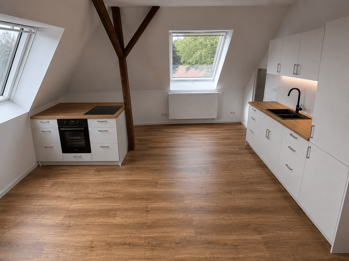 Prenájom bytu 4-izbový 110 m², Glauchau, Sasko Prenájom bytu 4-izbový 110 m², Glauchau, Sasko