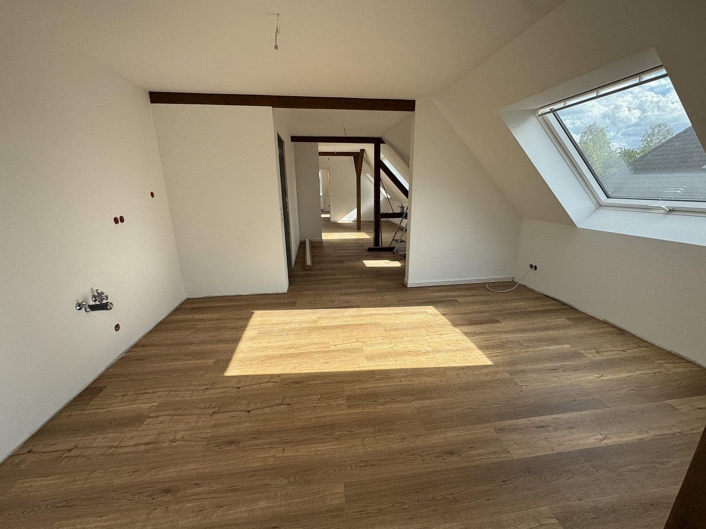 Prenájom bytu 4-izbový 110 m², Glauchau, Sasko Prenájom bytu 4-izbový 110 m², Glauchau, Sasko
