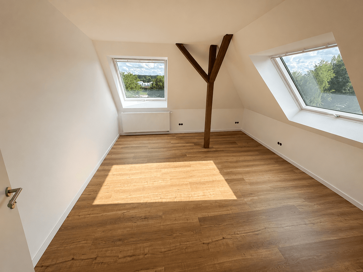 Prenájom bytu 4-izbový 110 m², Glauchau, Sasko Prenájom bytu 4-izbový 110 m², Glauchau, Sasko