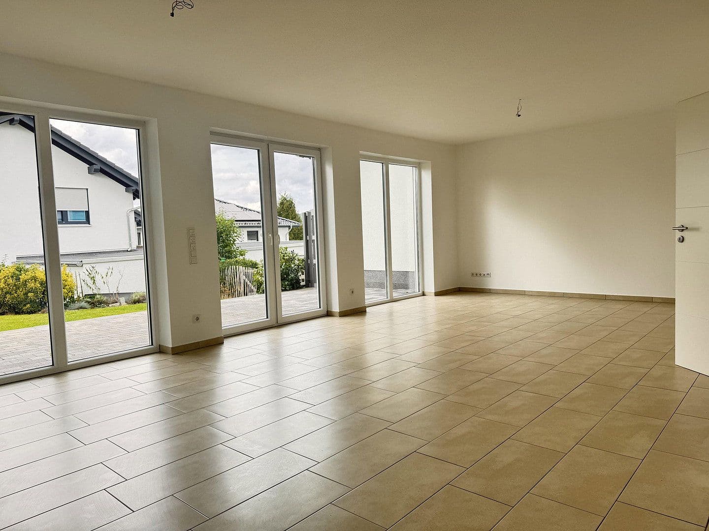 Predaj domu 120 m², pozemok 425 m², Habichtswald, Hesensko Predaj domu 120 m², pozemok 425 m², Habichtswald, Hesensko