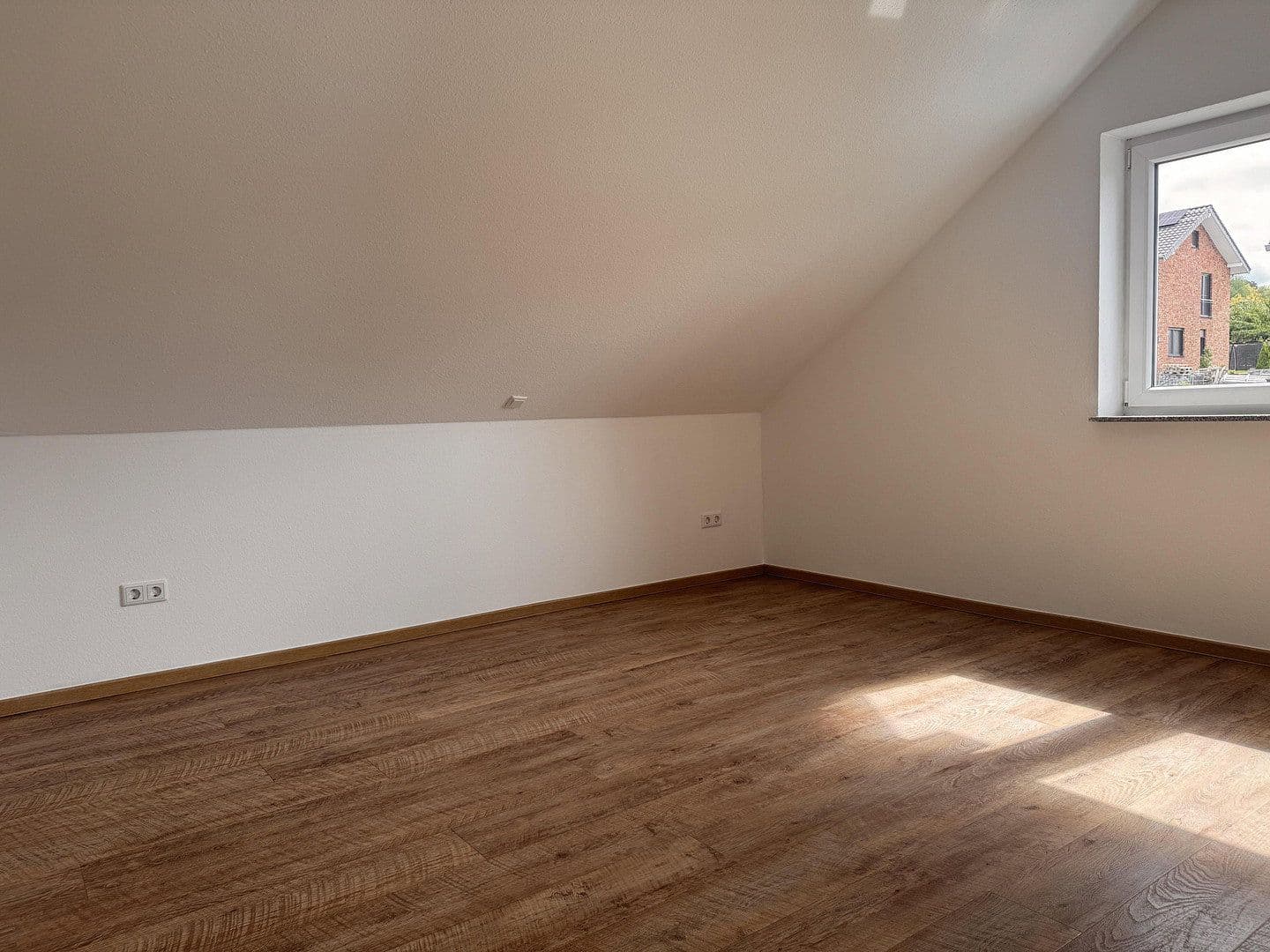 Predaj domu 120 m², pozemok 425 m², Habichtswald, Hesensko Predaj domu 120 m², pozemok 425 m², Habichtswald, Hesensko