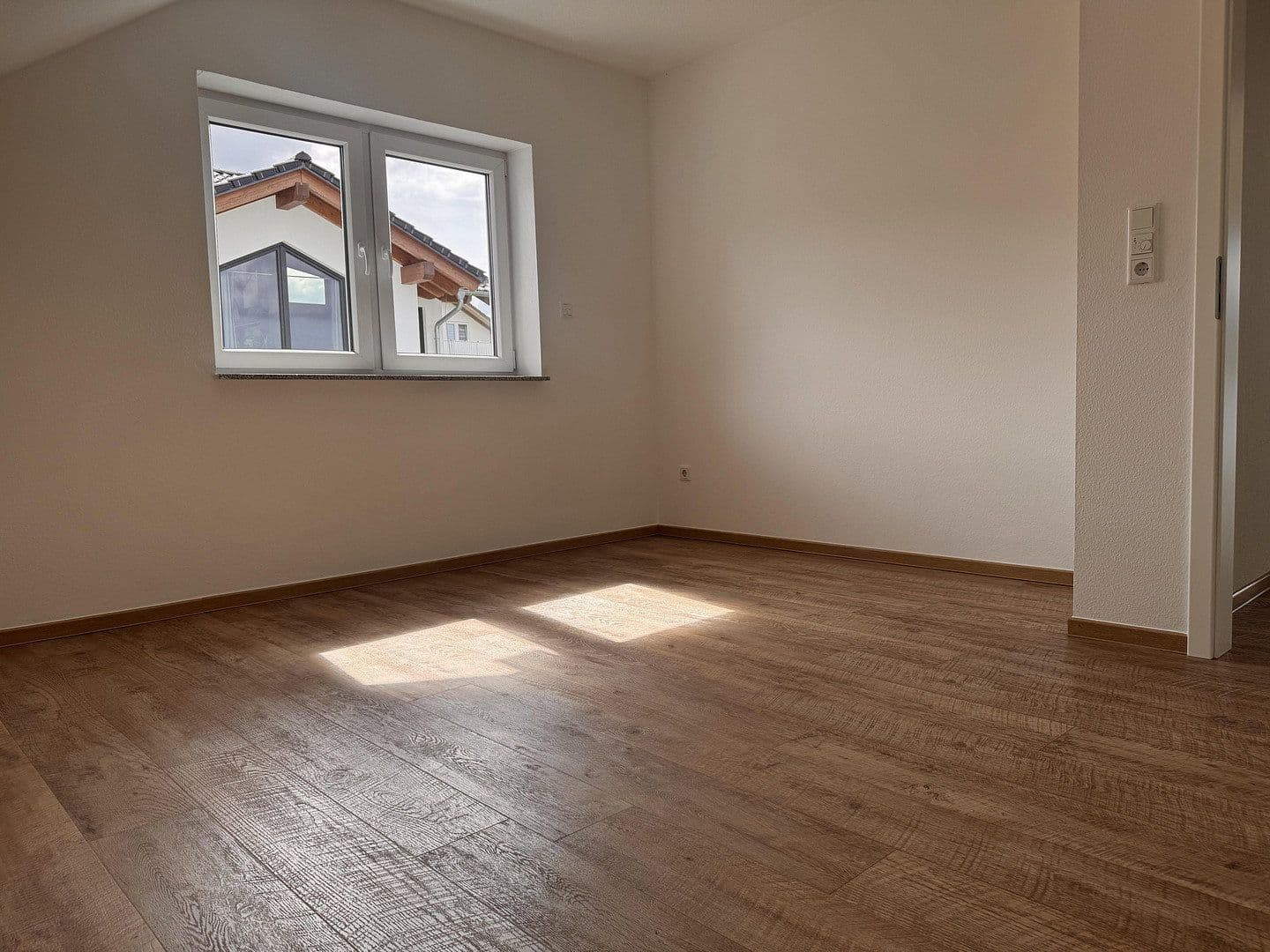 Predaj domu 120 m², pozemok 425 m², Habichtswald, Hesensko Predaj domu 120 m², pozemok 425 m², Habichtswald, Hesensko