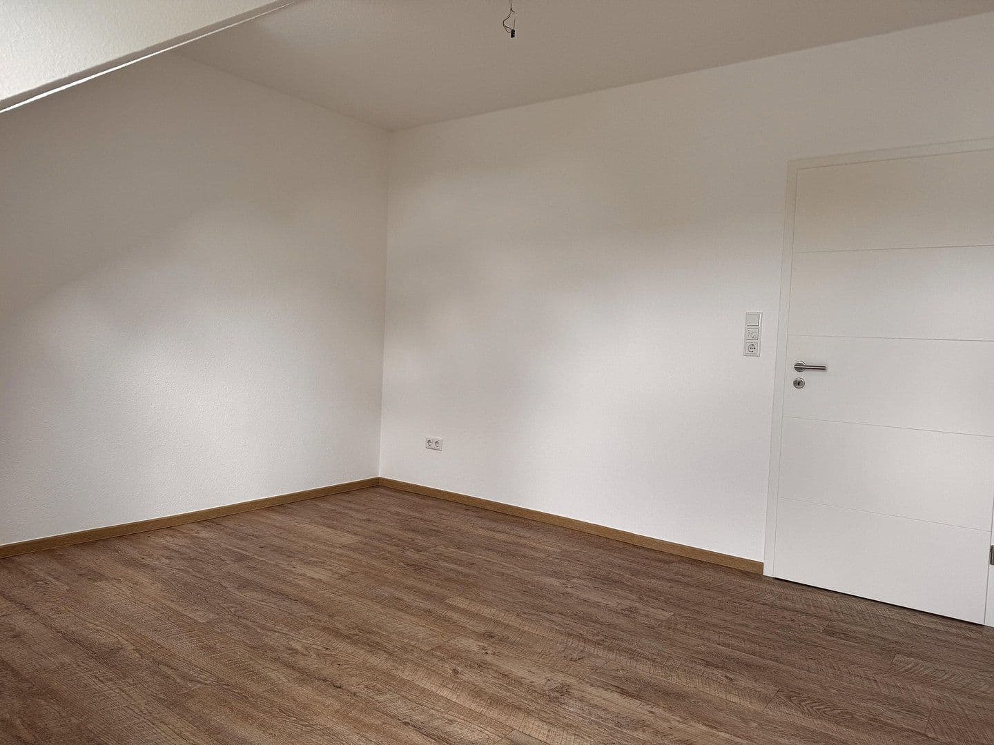 Predaj domu 120 m², pozemok 425 m², Habichtswald, Hesensko Predaj domu 120 m², pozemok 425 m², Habichtswald, Hesensko