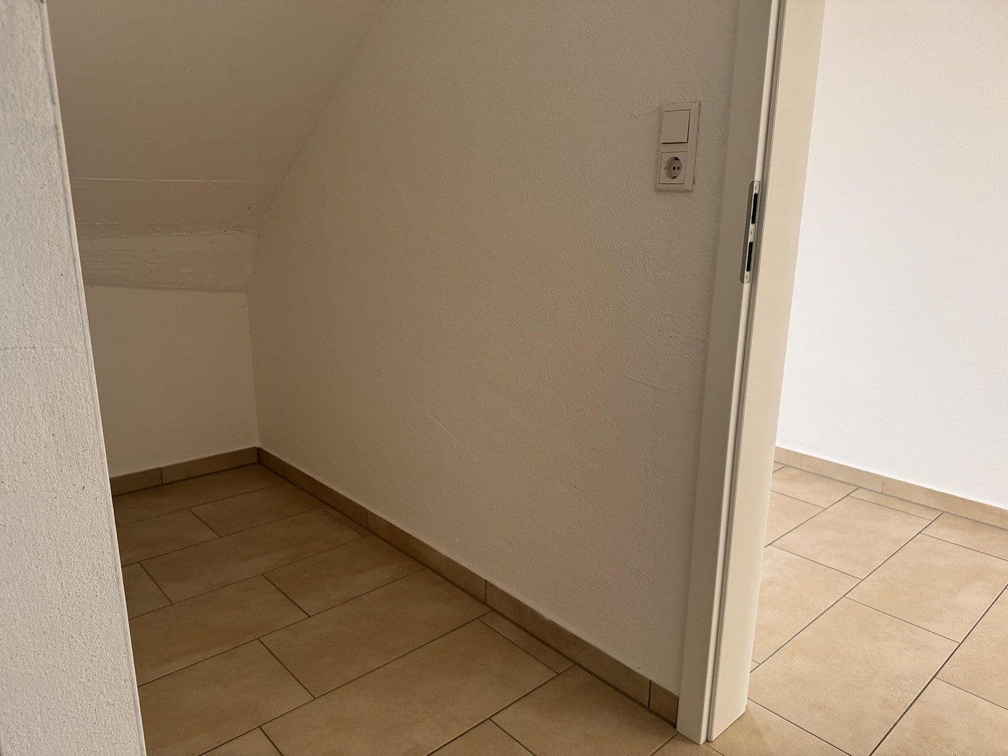Predaj domu 120 m², pozemok 425 m², Habichtswald, Hesensko Predaj domu 120 m², pozemok 425 m², Habichtswald, Hesensko