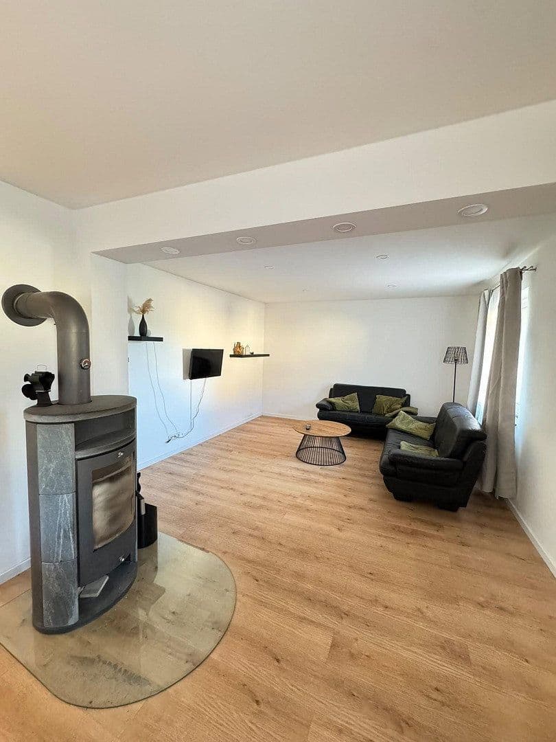 Predaj domu 205 m², pozemok 523 m², Tuningen, Bádensko-Wurttembersko Predaj domu 205 m², pozemok 523 m², Tuningen, Bádensko-Wurttembersko