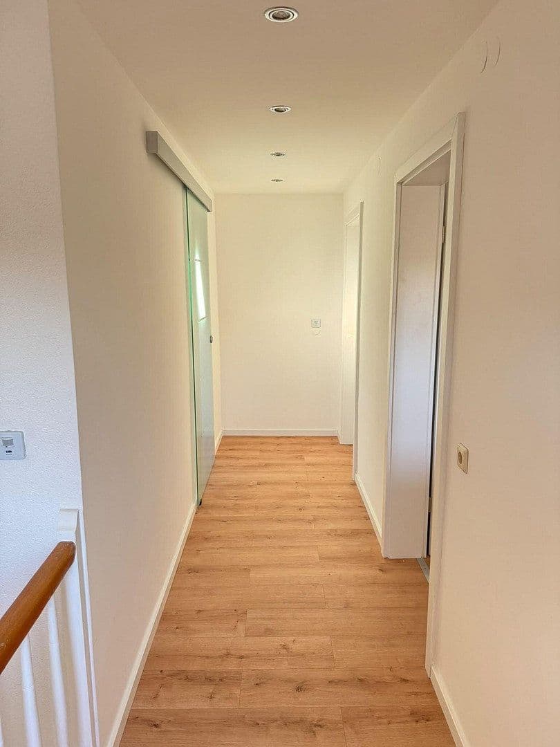 Predaj domu 205 m², pozemok 523 m², Tuningen, Bádensko-Wurttembersko Predaj domu 205 m², pozemok 523 m², Tuningen, Bádensko-Wurttembersko