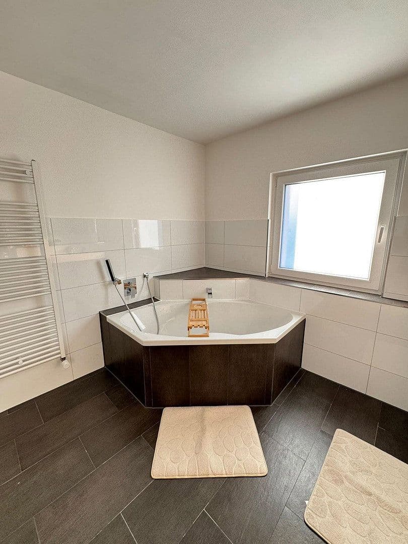 Predaj domu 205 m², pozemok 523 m², Tuningen, Bádensko-Wurttembersko Predaj domu 205 m², pozemok 523 m², Tuningen, Bádensko-Wurttembersko