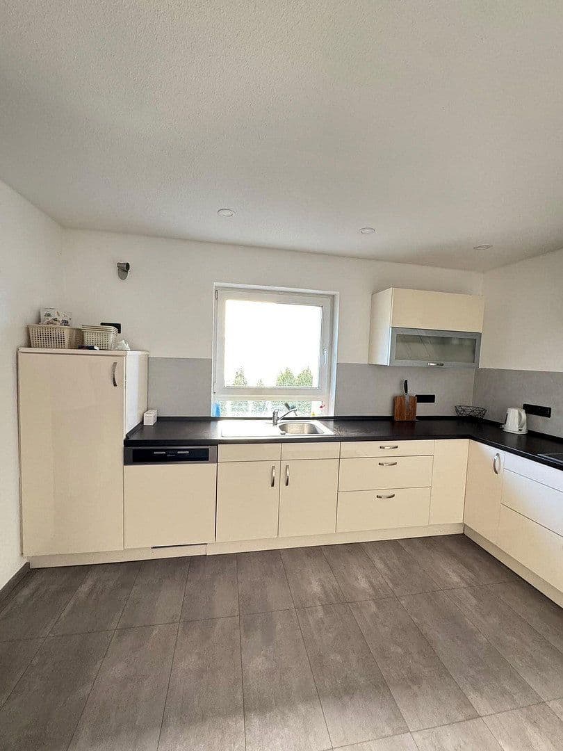 Predaj domu 205 m², pozemok 523 m², Tuningen, Bádensko-Wurttembersko Predaj domu 205 m², pozemok 523 m², Tuningen, Bádensko-Wurttembersko