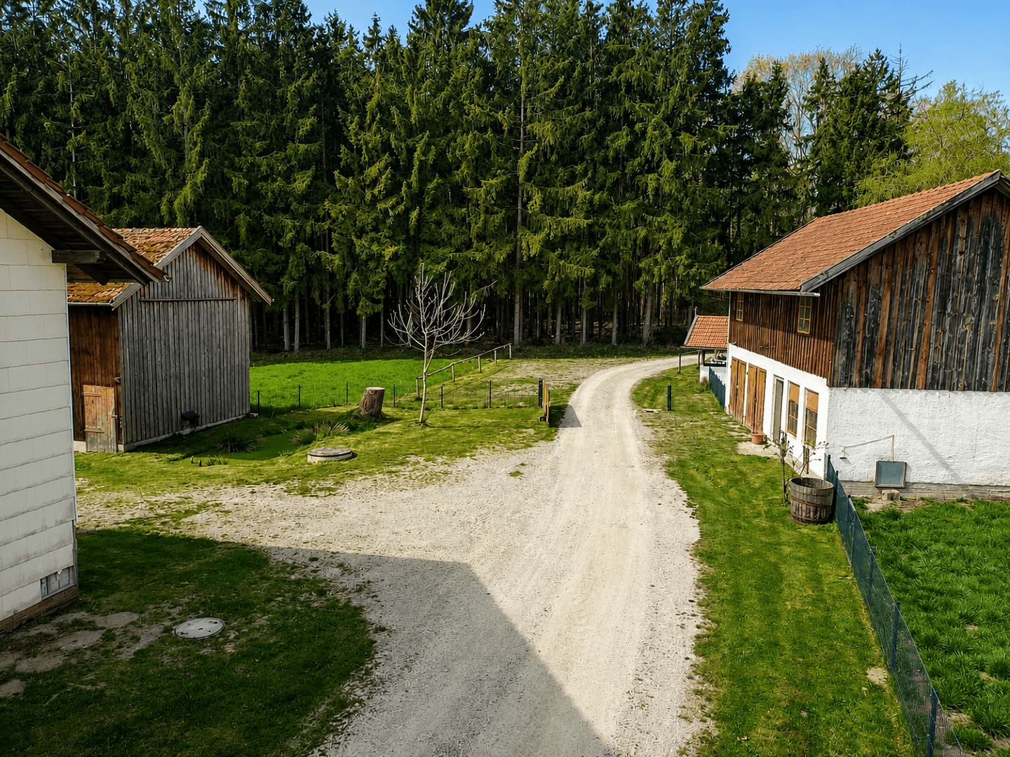 Predaj domu 147 m², pozemok 13.000 m², Egglham, Bavorsko Predaj domu 147 m², pozemok 13.000 m², Egglham, Bavorsko