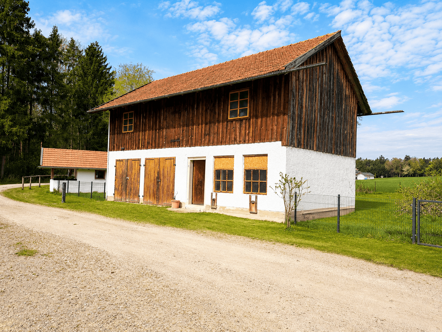 Predaj domu 147 m², pozemok 13.000 m², Egglham, Bavorsko Predaj domu 147 m², pozemok 13.000 m², Egglham, Bavorsko