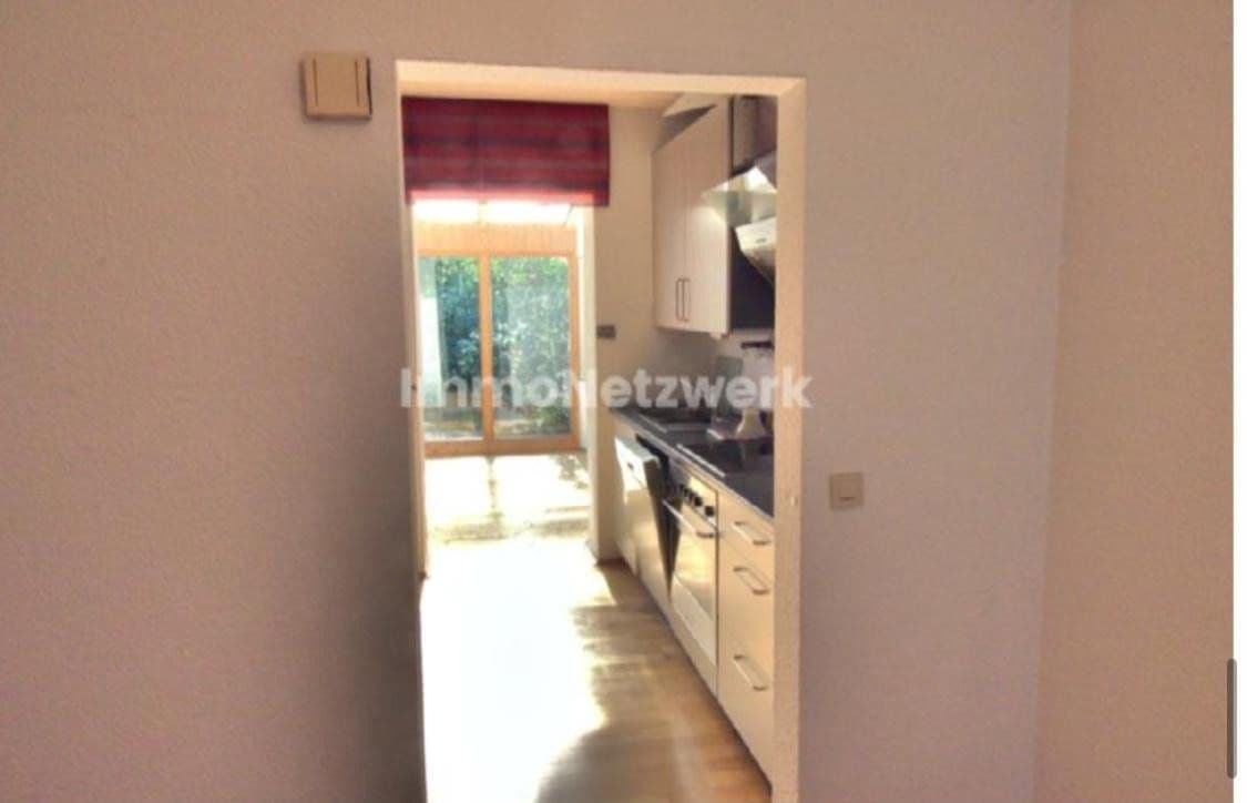 Predaj domu 90 m², pozemok 206 m², Kenn, Porýnie-Falcko Predaj domu 90 m², pozemok 206 m², Kenn, Porýnie-Falcko