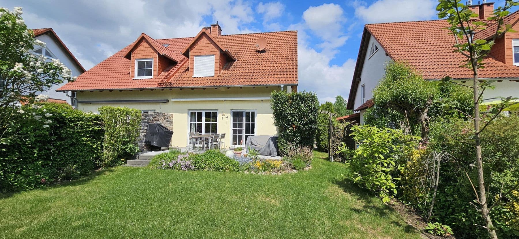 Predaj domu 133 m², pozemok 320 m², Nidderau, Hesensko Predaj domu 133 m², pozemok 320 m², Nidderau, Hesensko