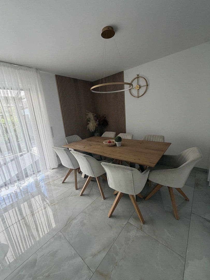 Predaj domu 156 m², pozemok 203 m², Ebersbach an der Fils, Bádensko-Wurttembersko Predaj domu 156 m², pozemok 203 m², Ebersbach an der Fils, Bádensko-Wurttembersko