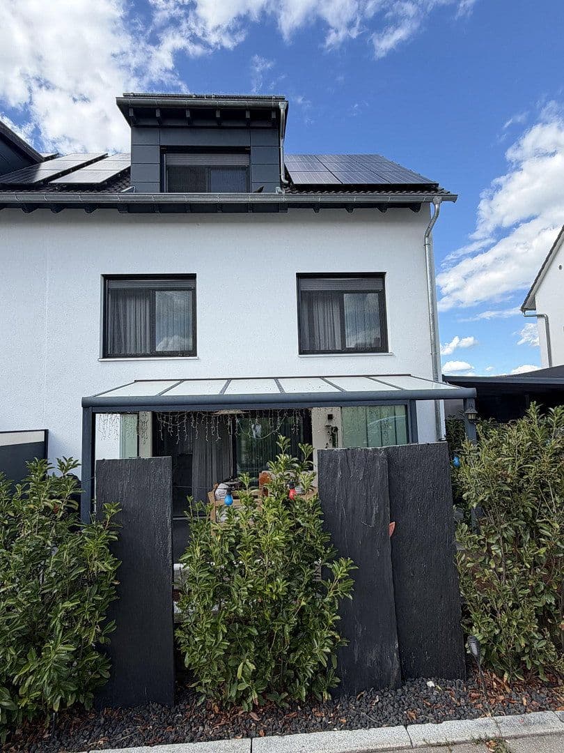Predaj domu 156 m², pozemok 203 m², Ebersbach an der Fils, Bádensko-Wurttembersko Predaj domu 156 m², pozemok 203 m², Ebersbach an der Fils, Bádensko-Wurttembersko