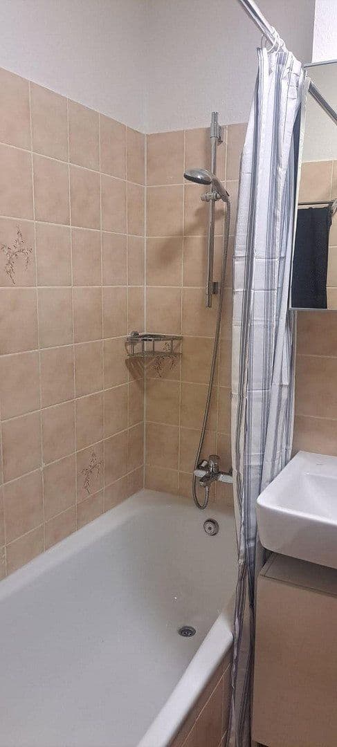 Prenájom bytu 1-izbový 27 m², Moningerstr. 18, Karlsruhe, Bádensko-Wurttembersko Prenájom bytu 1-izbový 27 m², Moningerstr. 18, Karlsruhe, Bádensko-Wurttembersko