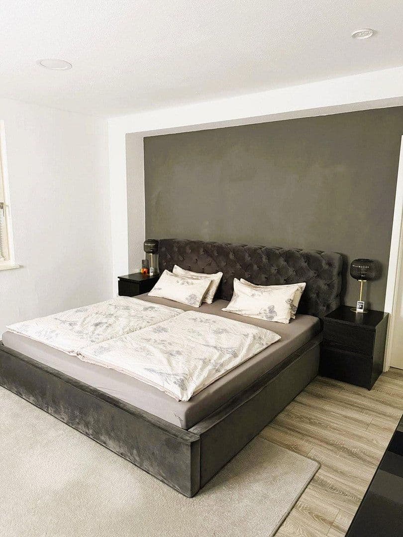 Prenájom bytu 4-izbový 105 m², Karlstr. 10, Alpirsbach, Bádensko-Wurttembersko Prenájom bytu 4-izbový 105 m², Karlstr. 10, Alpirsbach, Bádensko-Wurttembersko