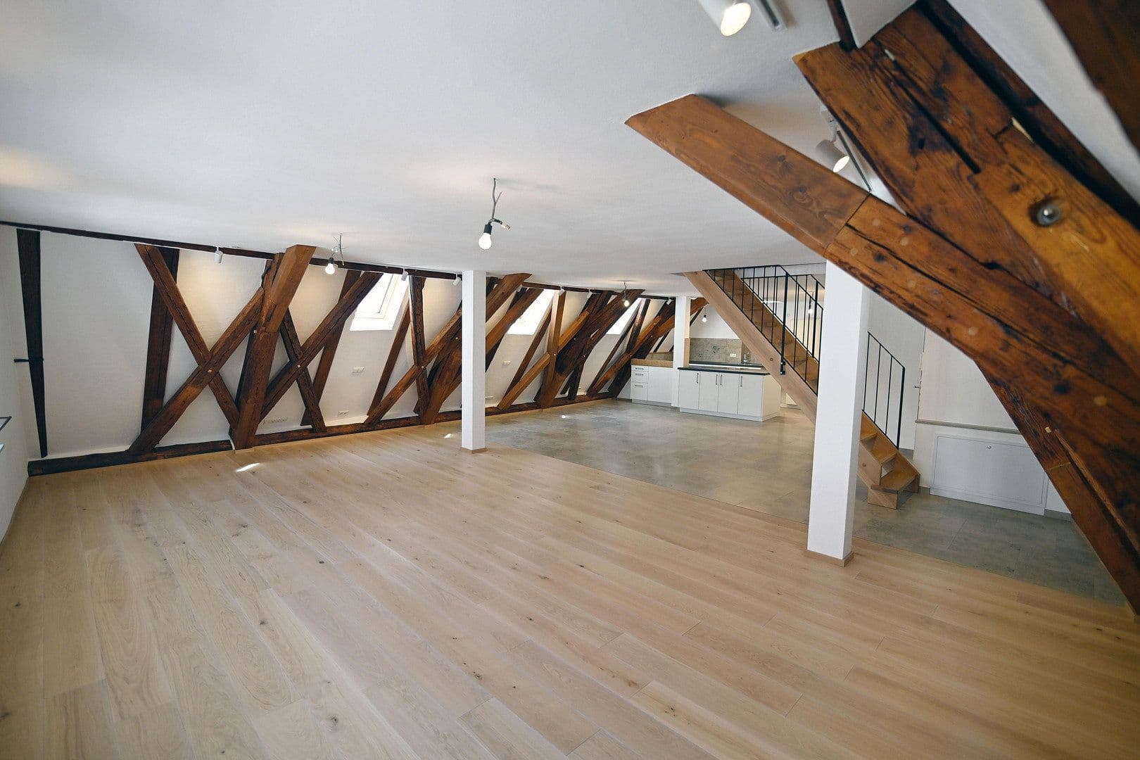 Prenájom bytu 4-izbový 152 m², Untere-Hauptstraße 26-28, Freising, Bavorsko Prenájom bytu 4-izbový 152 m², Untere-Hauptstraße 26-28, Freising, Bavorsko