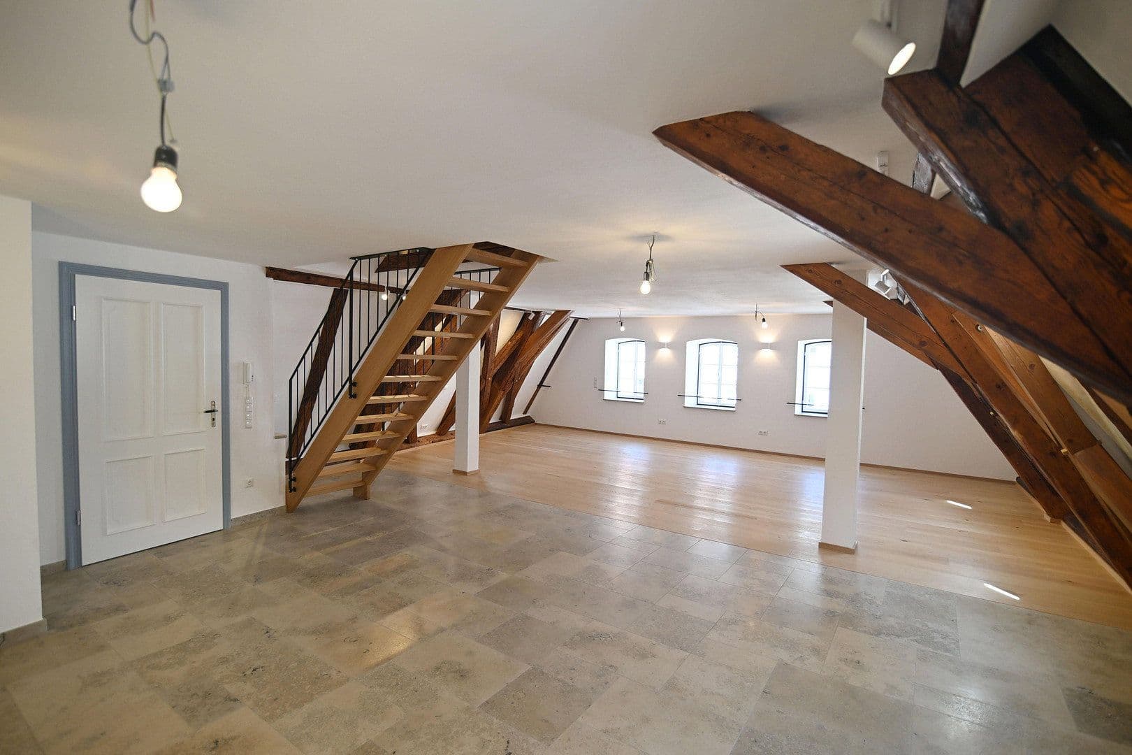 Prenájom bytu 4-izbový 152 m², Untere-Hauptstraße 26-28, Freising, Bavorsko Prenájom bytu 4-izbový 152 m², Untere-Hauptstraße 26-28, Freising, Bavorsko