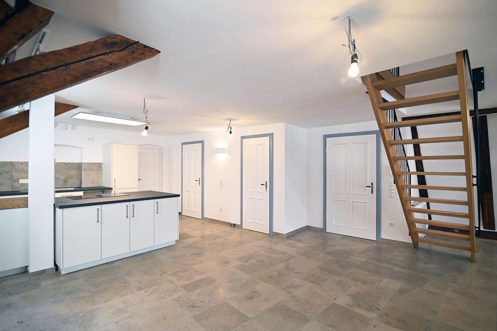 Prenájom bytu 4-izbový 152 m², Untere-Hauptstraße 26-28, Freising, Bavorsko Prenájom bytu 4-izbový 152 m², Untere-Hauptstraße 26-28, Freising, Bavorsko