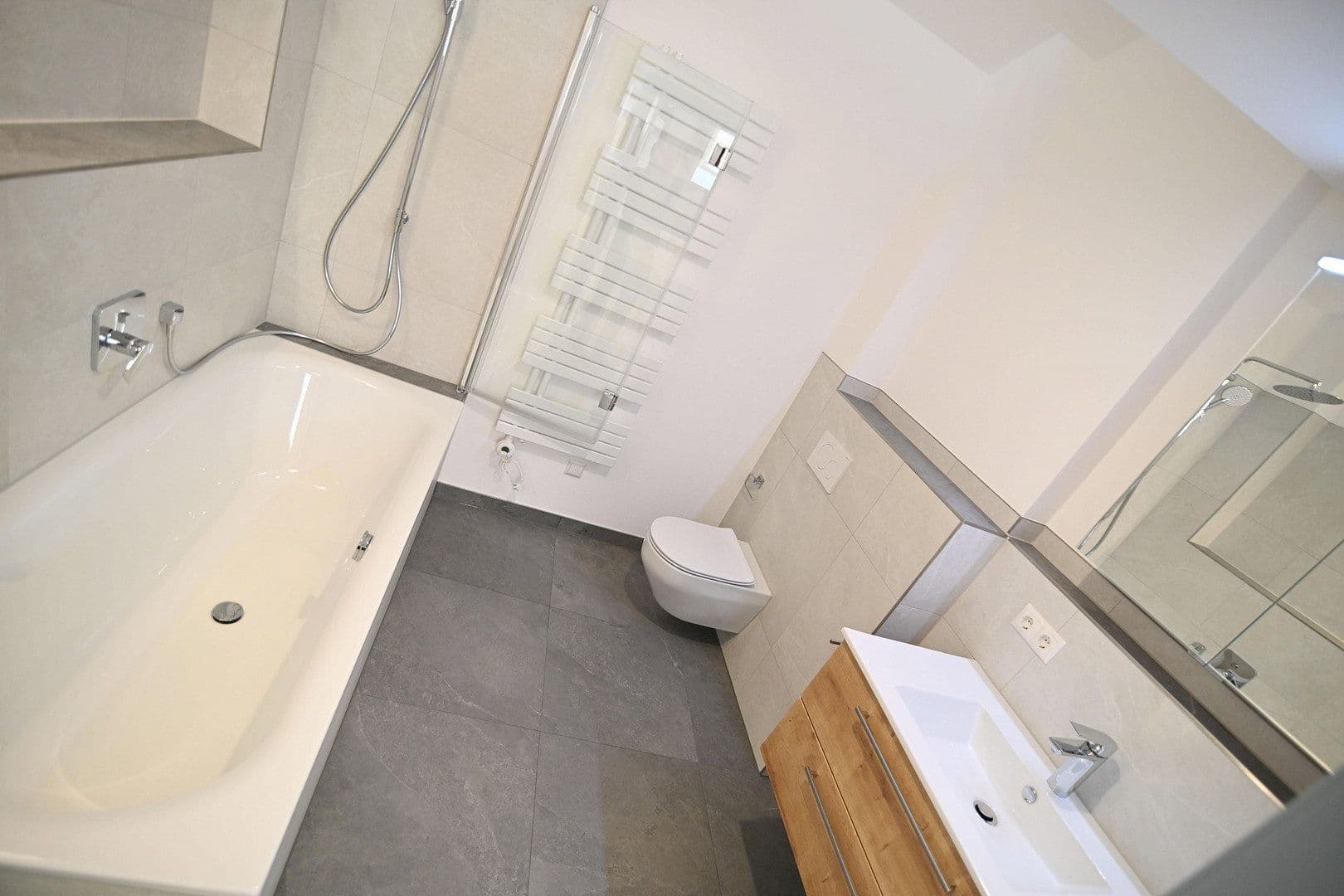 Prenájom bytu 4-izbový 152 m², Untere-Hauptstraße 26-28, Freising, Bavorsko Prenájom bytu 4-izbový 152 m², Untere-Hauptstraße 26-28, Freising, Bavorsko