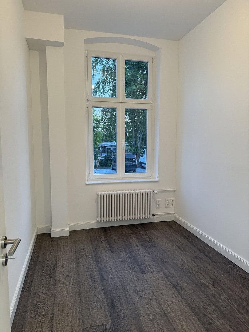 Prenájom kancelárie 160 m², Alt-Rudow 42-44, Berlin, Berlín Prenájom kancelárie 160 m², Alt-Rudow 42-44, Berlin, Berlín