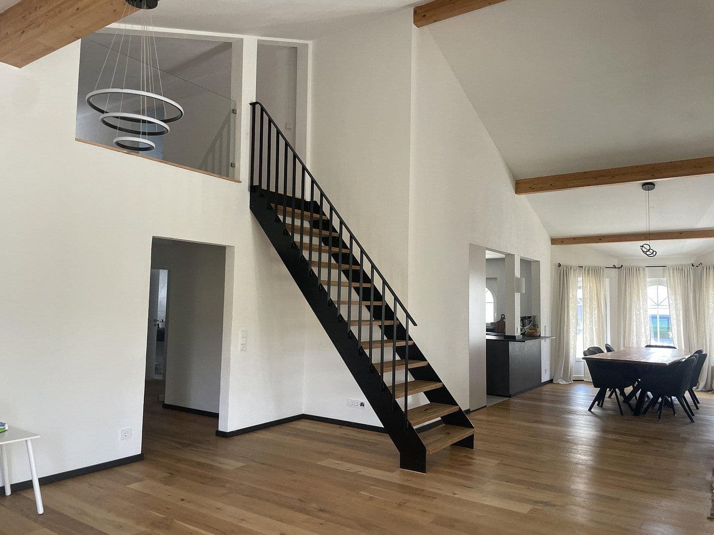 Predaj domu 263 m², pozemok 522 m², Mönsheim, Bádensko-Wurttembersko Predaj domu 263 m², pozemok 522 m², Mönsheim, Bádensko-Wurttembersko