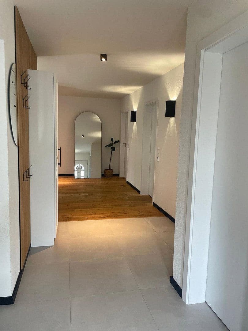 Predaj domu 263 m², pozemok 522 m², Mönsheim, Bádensko-Wurttembersko Predaj domu 263 m², pozemok 522 m², Mönsheim, Bádensko-Wurttembersko