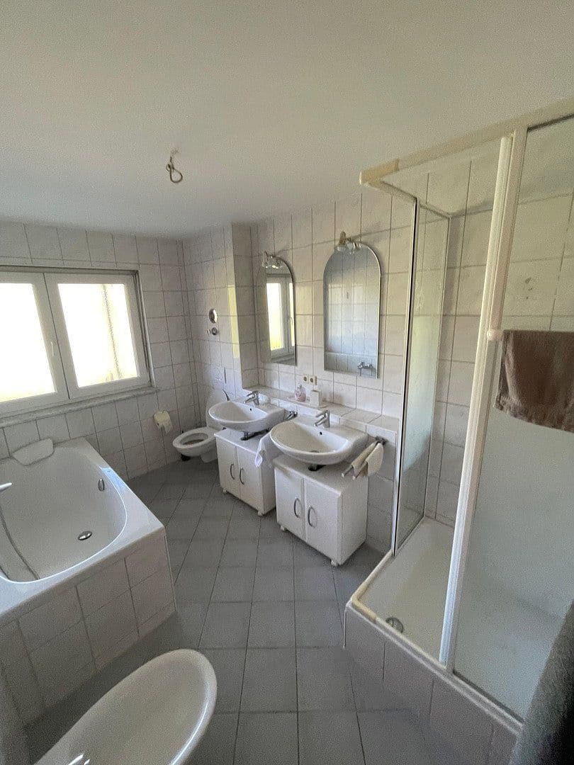 Predaj domu 263 m², pozemok 522 m², Mönsheim, Bádensko-Wurttembersko Predaj domu 263 m², pozemok 522 m², Mönsheim, Bádensko-Wurttembersko