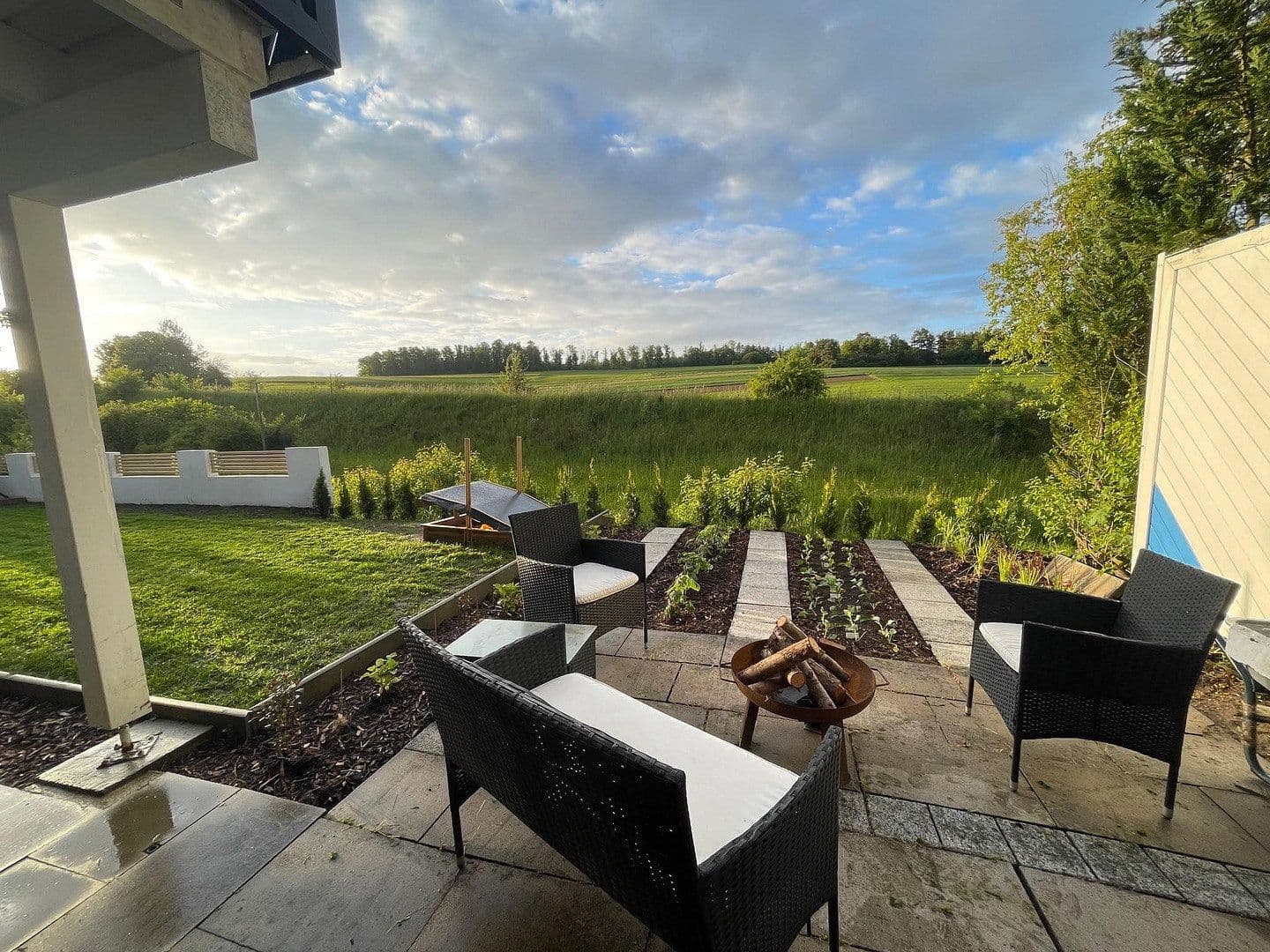 Predaj domu 263 m², pozemok 522 m², Mönsheim, Bádensko-Wurttembersko Predaj domu 263 m², pozemok 522 m², Mönsheim, Bádensko-Wurttembersko