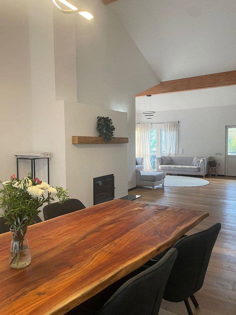 Predaj domu 263 m², pozemok 522 m², Mönsheim, Bádensko-Wurttembersko Predaj domu 263 m², pozemok 522 m², Mönsheim, Bádensko-Wurttembersko