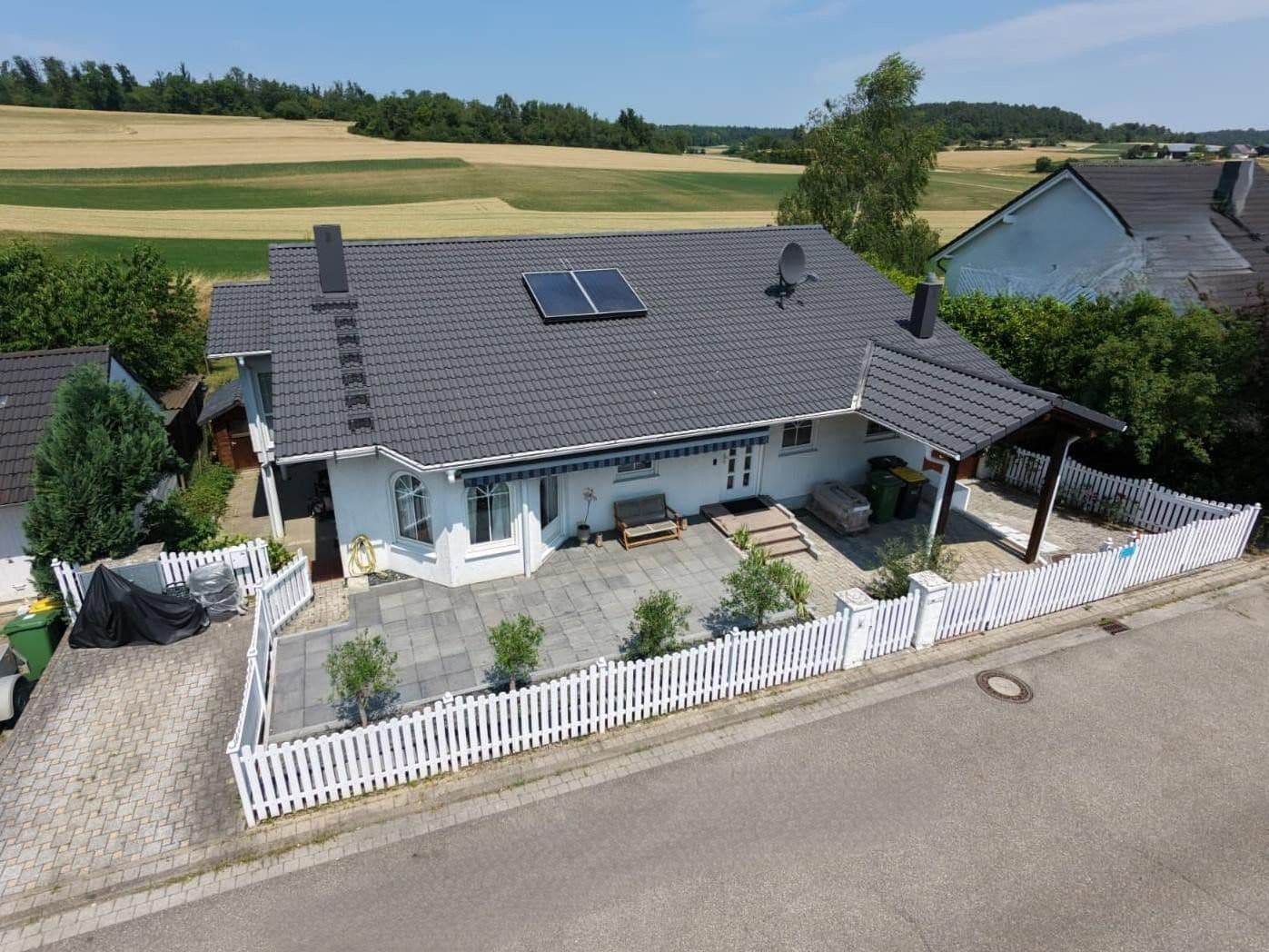 Predaj domu 263 m², pozemok 522 m², Mönsheim, Bádensko-Wurttembersko Predaj domu 263 m², pozemok 522 m², Mönsheim, Bádensko-Wurttembersko