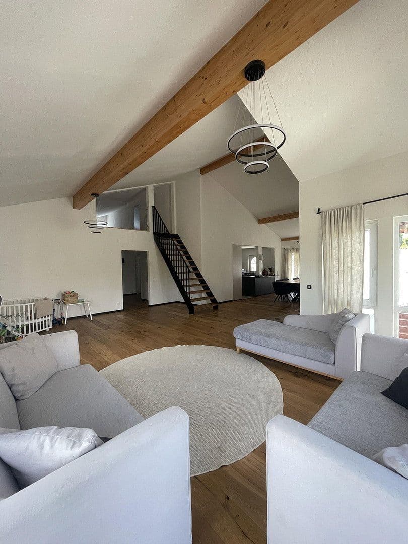 Predaj domu 263 m², pozemok 522 m², Mönsheim, Bádensko-Wurttembersko Predaj domu 263 m², pozemok 522 m², Mönsheim, Bádensko-Wurttembersko