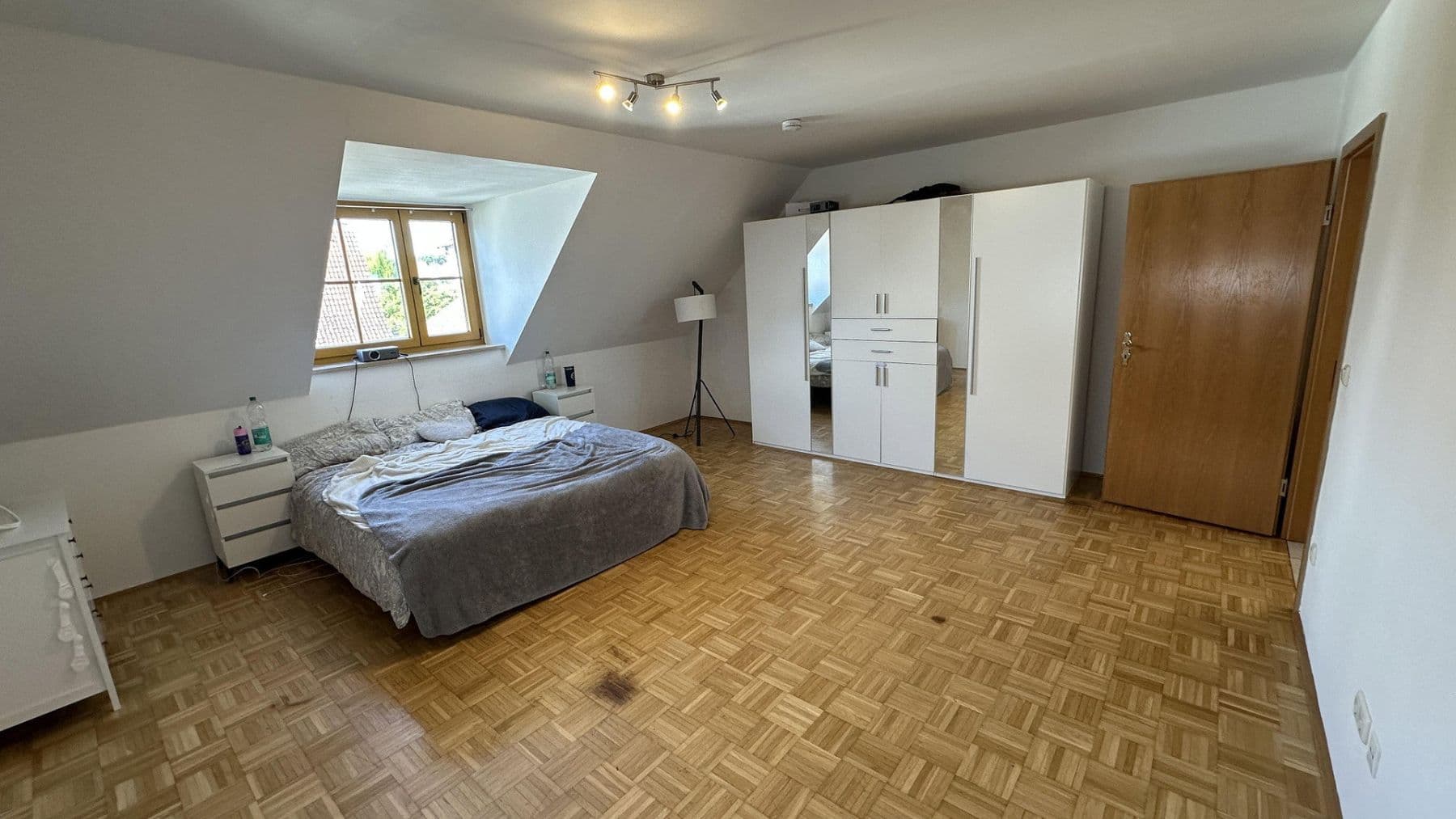 Prenájom domu 150 m², pozemok 325 m², Seubersdorf in der Oberpfalz, Bavorsko Prenájom domu 150 m², pozemok 325 m², Seubersdorf in der Oberpfalz, Bavorsko