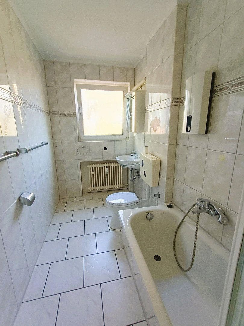 Prenájom bytu 3-izbový 95 m², Bahnhofstraße 19-21, Castrop-Rauxel, Severné Porýnie - Westfálsko Prenájom bytu 3-izbový 95 m², Bahnhofstraße 19-21, Castrop-Rauxel, Severné Porýnie - Westfálsko