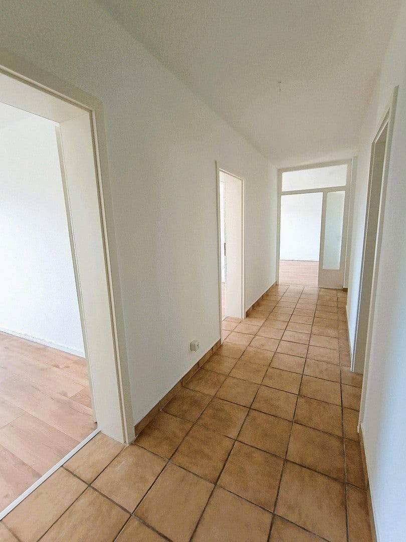 Prenájom bytu 3-izbový 95 m², Bahnhofstraße 19-21, Castrop-Rauxel, Severné Porýnie - Westfálsko Prenájom bytu 3-izbový 95 m², Bahnhofstraße 19-21, Castrop-Rauxel, Severné Porýnie - Westfálsko