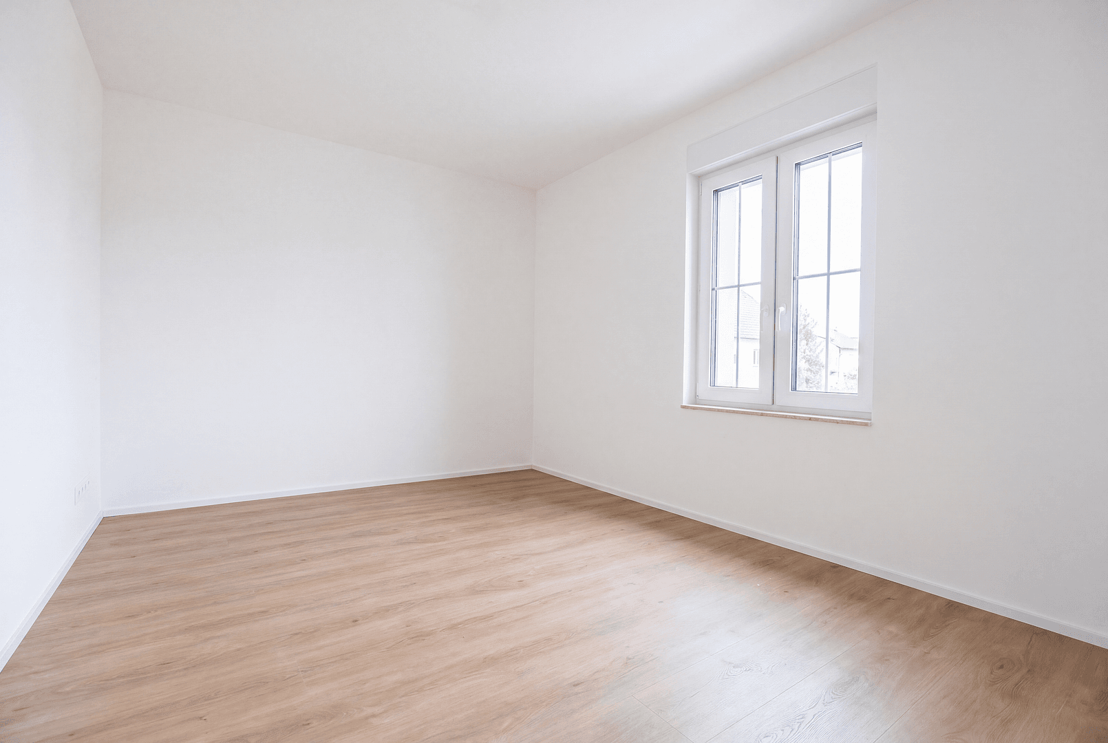 Prenájom bytu 5-izbový 120 m², Sulzburgstraße 34, Lenningen, Bádensko-Wurttembersko Prenájom bytu 5-izbový 120 m², Sulzburgstraße 34, Lenningen, Bádensko-Wurttembersko