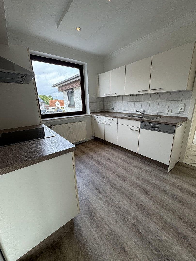 Prenájom bytu 3-izbový 111 m², Uphuser Heerstr. 90a, Achim, Dolné Sasko Prenájom bytu 3-izbový 111 m², Uphuser Heerstr. 90a, Achim, Dolné Sasko