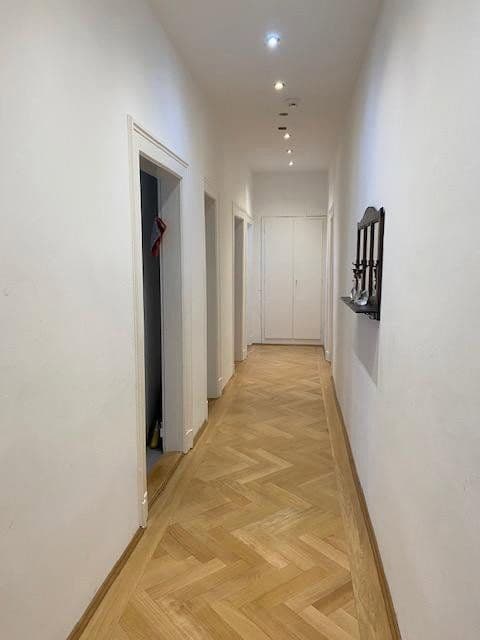 Prenájom bytu 4-izbový 154 m², München, Bavorsko Prenájom bytu 4-izbový 154 m², München, Bavorsko