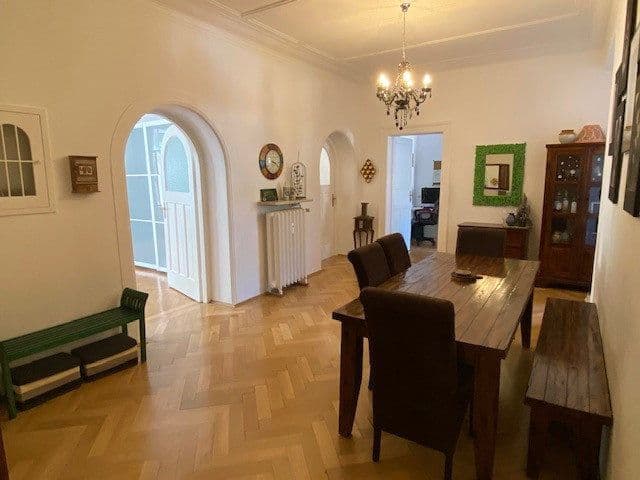 Prenájom bytu 4-izbový 154 m², München, Bavorsko Prenájom bytu 4-izbový 154 m², München, Bavorsko