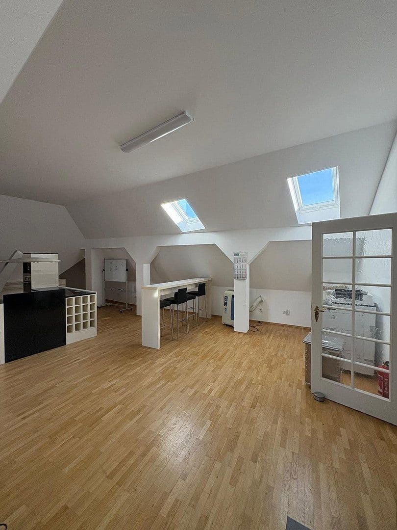 Prenájom kancelárie 110 m², Dresden, Sasko Prenájom kancelárie 110 m², Dresden, Sasko
