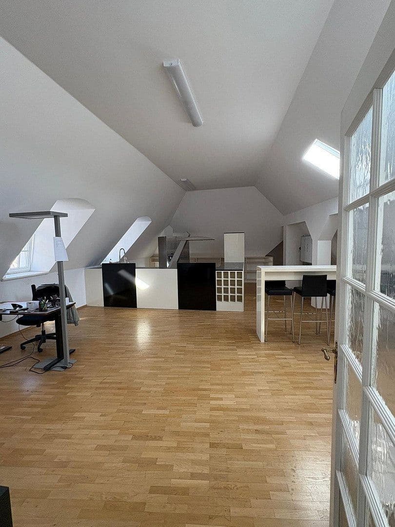 Prenájom kancelárie 110 m², Dresden, Sasko Prenájom kancelárie 110 m², Dresden, Sasko