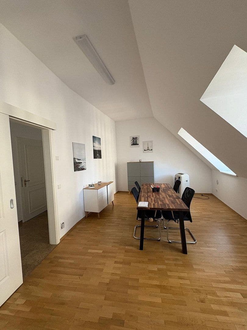 Prenájom kancelárie 110 m², Dresden, Sasko Prenájom kancelárie 110 m², Dresden, Sasko