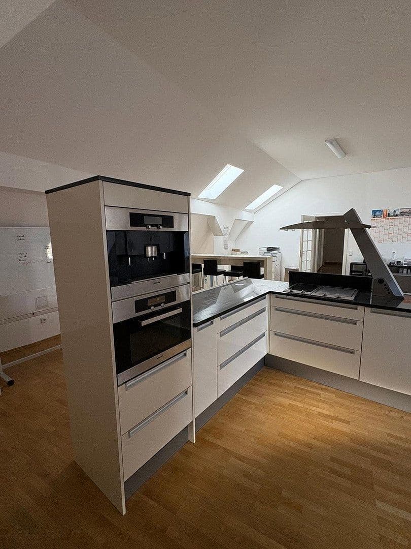 Prenájom kancelárie 110 m², Dresden, Sasko Prenájom kancelárie 110 m², Dresden, Sasko