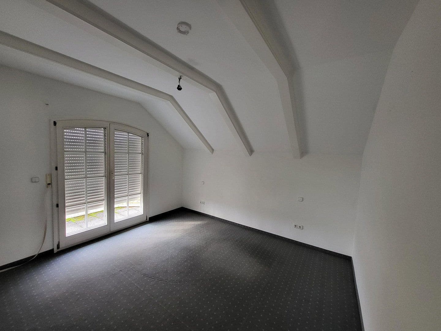 Prenájom domu 150 m², pozemok 767 m², Feuerdornweg 4, Ravenstein, Bádensko-Wurttembersko Prenájom domu 150 m², pozemok 767 m², Feuerdornweg 4, Ravenstein, Bádensko-Wurttembersko