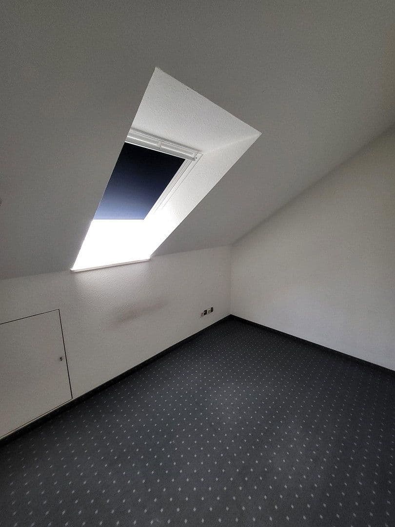 Prenájom domu 150 m², pozemok 767 m², Feuerdornweg 4, Ravenstein, Bádensko-Wurttembersko Prenájom domu 150 m², pozemok 767 m², Feuerdornweg 4, Ravenstein, Bádensko-Wurttembersko