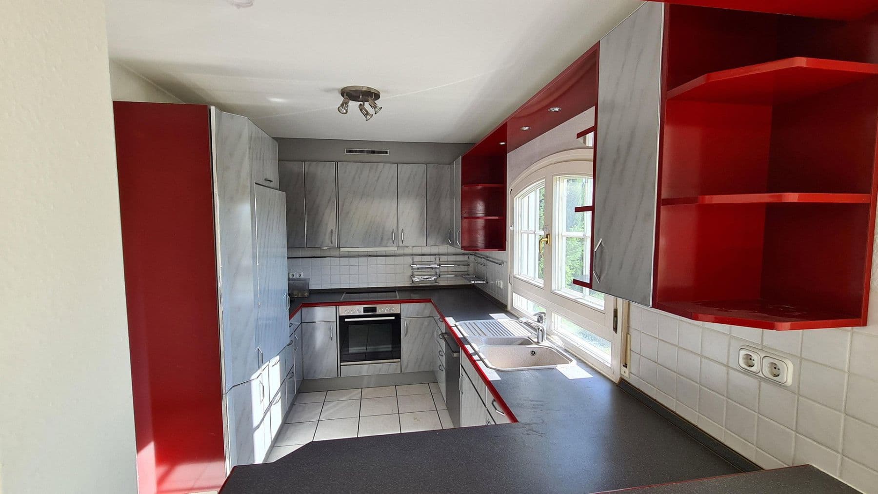 Prenájom domu 150 m², pozemok 767 m², Feuerdornweg 4, Ravenstein, Bádensko-Wurttembersko Prenájom domu 150 m², pozemok 767 m², Feuerdornweg 4, Ravenstein, Bádensko-Wurttembersko