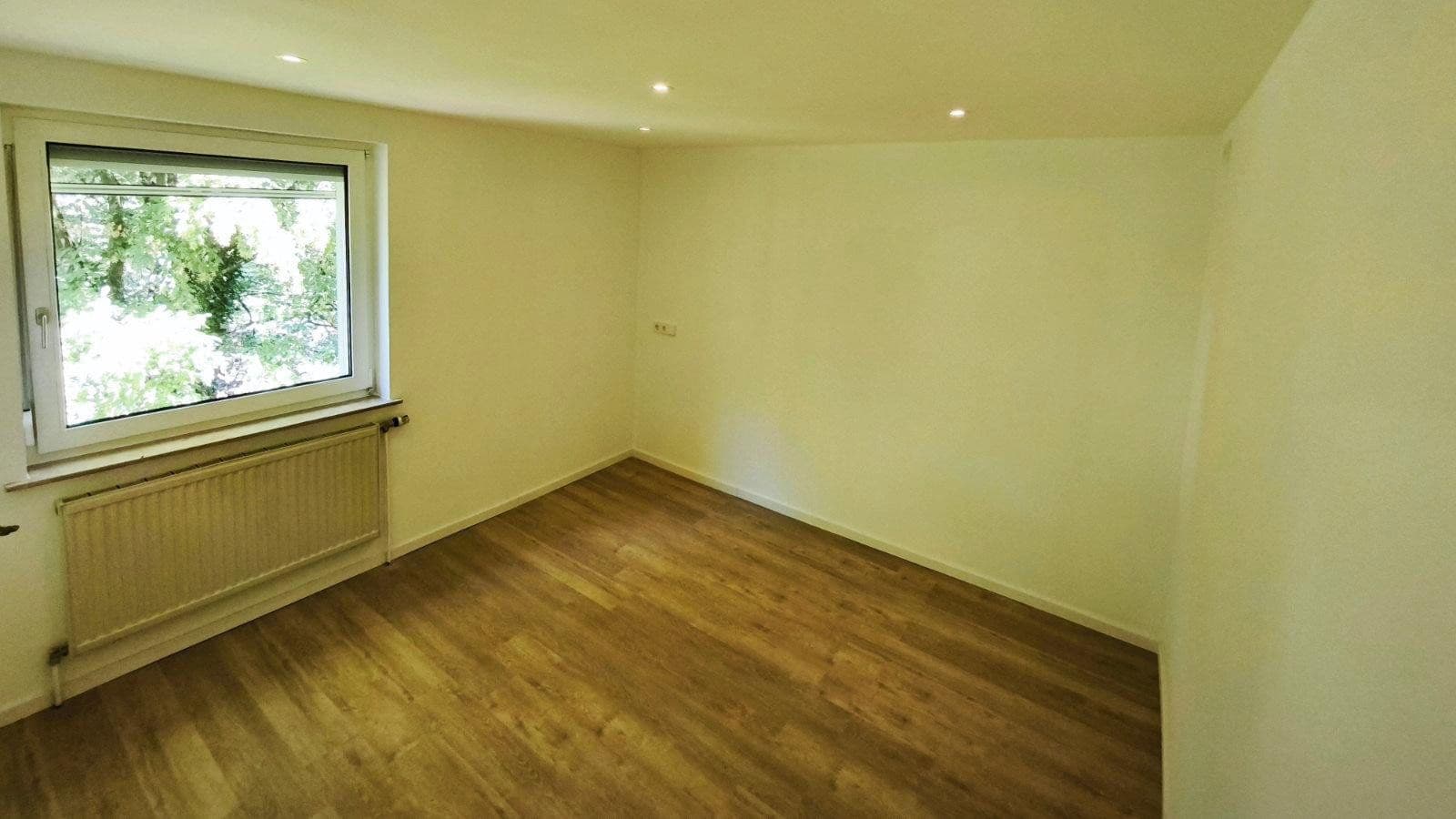 Prenájom bytu 3-izbový 55 m², Burgstr. 51, Stuttgart, Bádensko-Wurttembersko Prenájom bytu 3-izbový 55 m², Burgstr. 51, Stuttgart, Bádensko-Wurttembersko