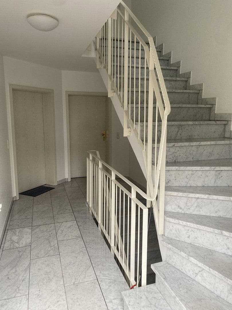 Predaj bytu 3-izbový 96 m², Steinbacher Hohl 31, Frankfurt OT Praunheim, Hesensko Predaj bytu 3-izbový 96 m², Steinbacher Hohl 31, Frankfurt OT Praunheim, Hesensko