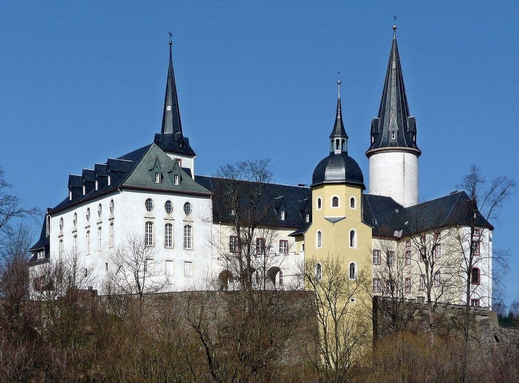 Prenájom bytu 5-izbový 114 m², Freiberger Str. 10 b, Neuhausen/Erzgebirge, Sasko Prenájom bytu 5-izbový 114 m², Freiberger Str. 10 b, Neuhausen/Erzgebirge, Sasko