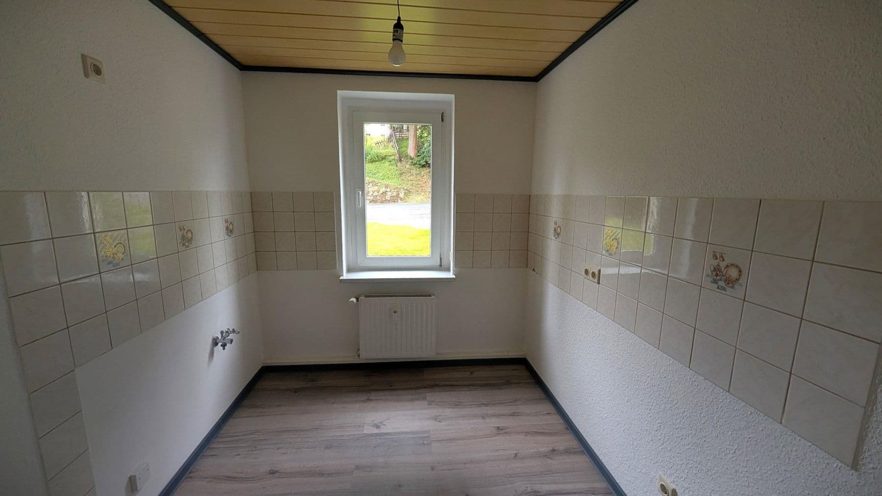 Prenájom bytu 5-izbový 114 m², Freiberger Str. 10 b, Neuhausen/Erzgebirge, Sasko Prenájom bytu 5-izbový 114 m², Freiberger Str. 10 b, Neuhausen/Erzgebirge, Sasko